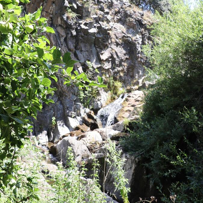 Chute d'eau naturelle, moulin de Tredos (Vélieux)